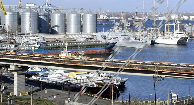 Eine russische Rakete hat den Hafen von Odessa getroffen. (Archivbild)  | Foto: Jussi Nukari/Lehtikuva/dpa