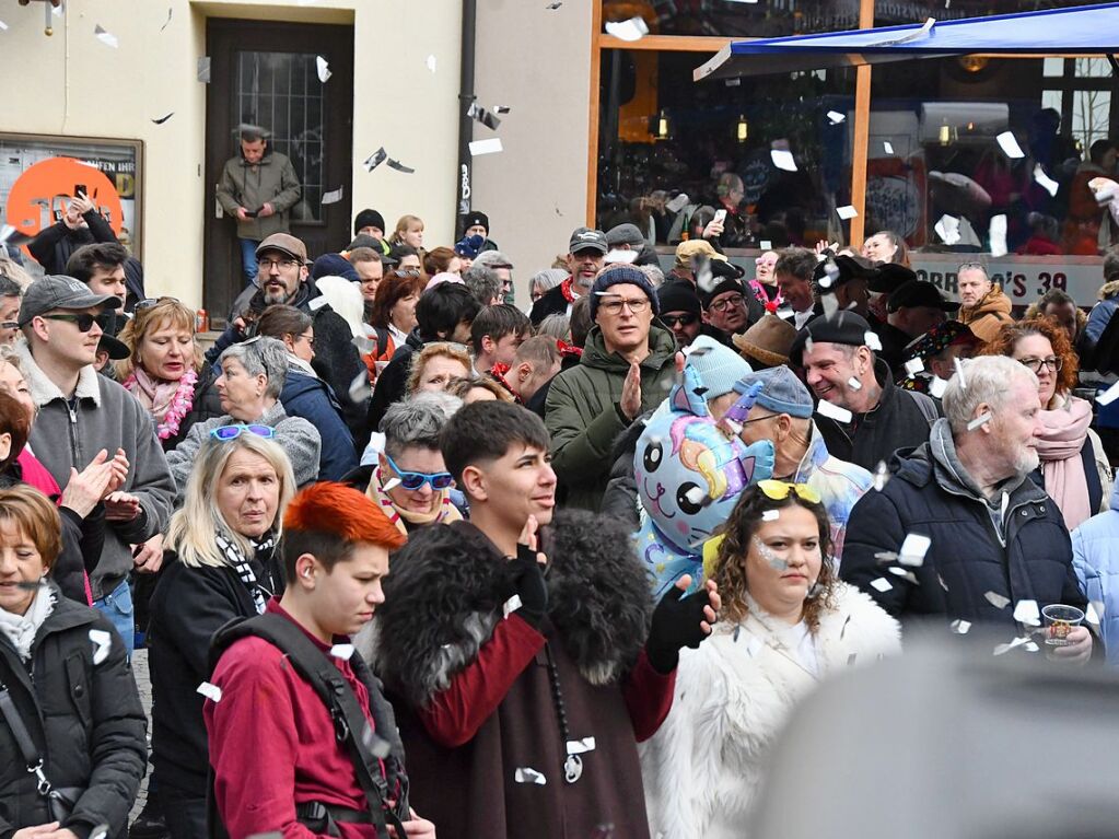 Impressionen von der Gugge-Explosion mit Gugge-Corso in Lrrach