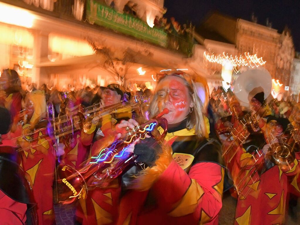 Impressionen von der Gugge-Explosion mit Gugge-Corso in Lrrach