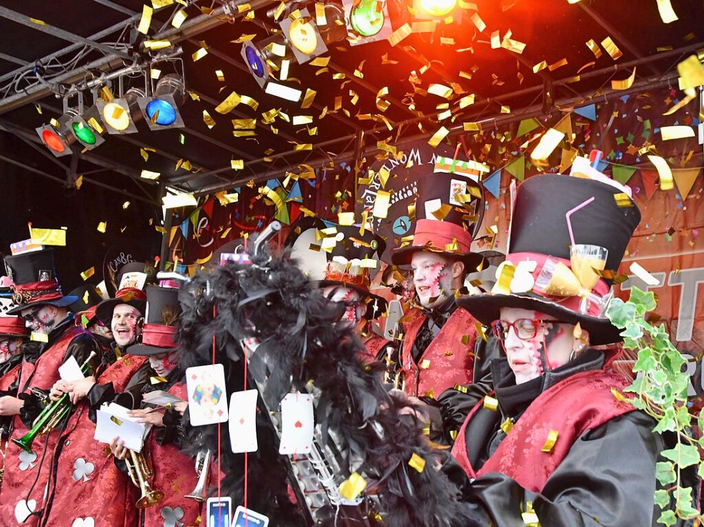 Impressionen von der Gugge-Explosion mit Gugge-Corso in Lrrach