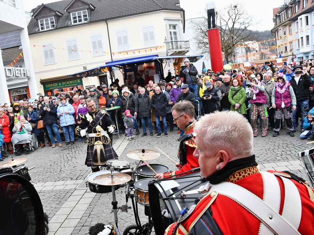 Impressionen von der Gugge-Explosion mit Gugge-Corso in Lrrach