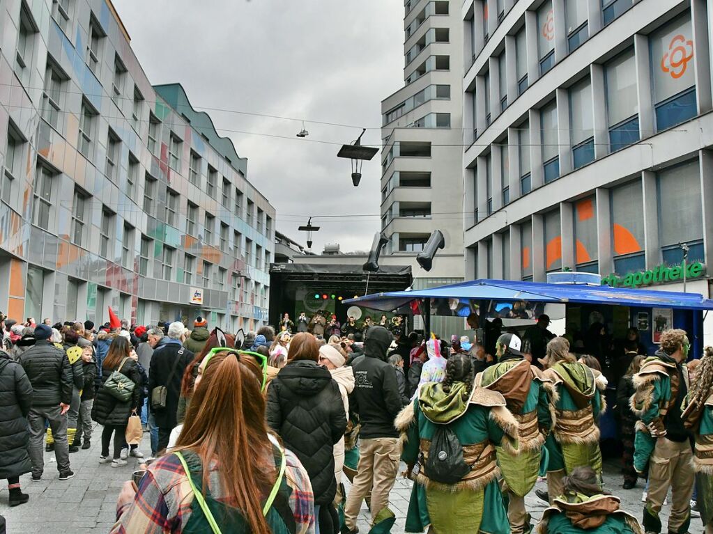 Impressionen von der Gugge-Explosion mit Gugge-Corso in Lrrach