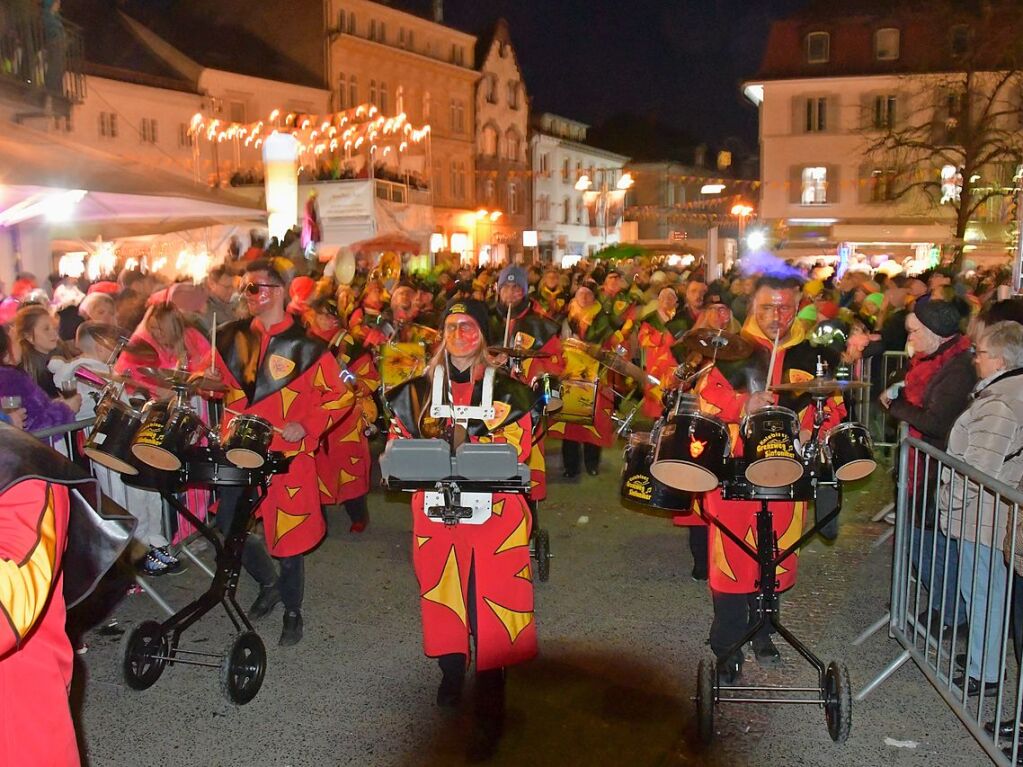 Impressionen von der Gugge-Explosion mit Gugge-Corso in Lrrach