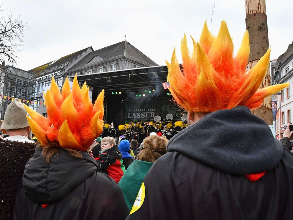 Impressionen von der Gugge-Explosion mit Gugge-Corso in Lrrach