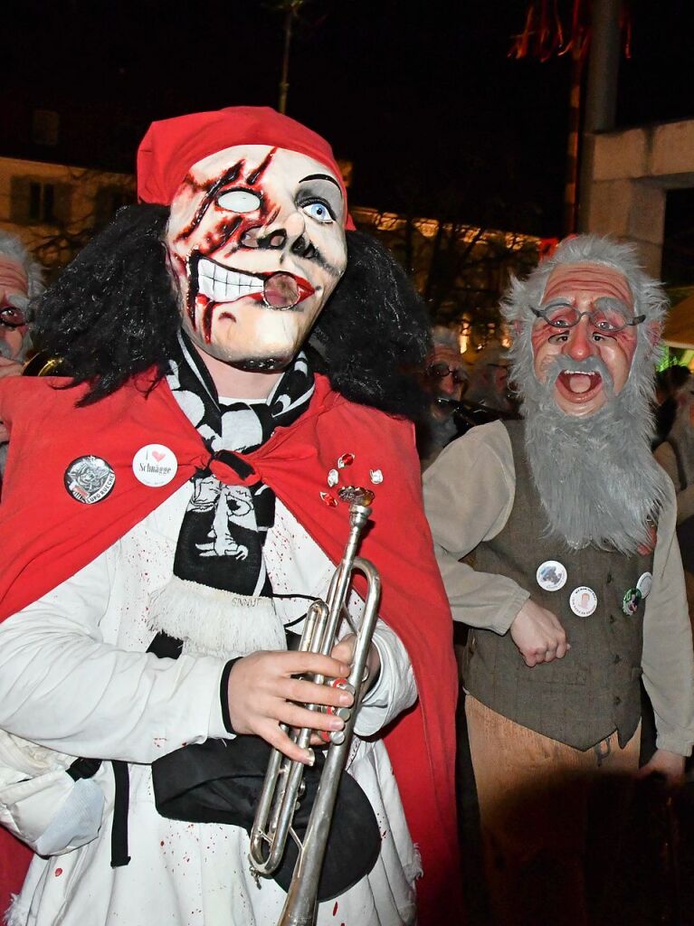 Impressionen von der Gugge-Explosion mit Gugge-Corso in Lrrach