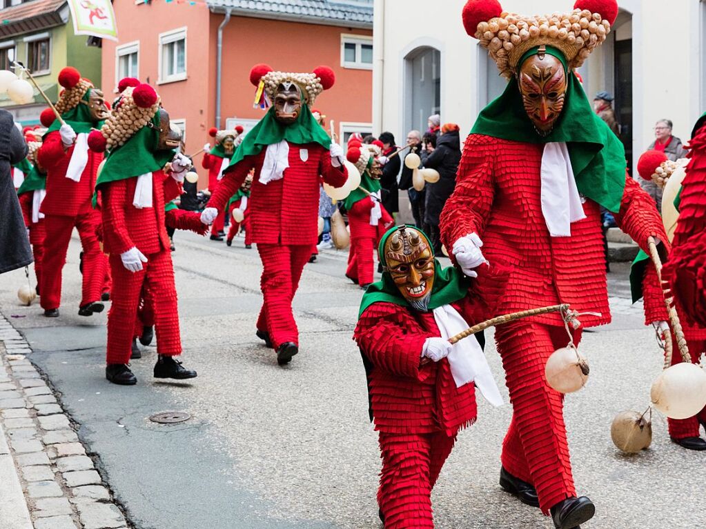 Die jungen Schuttig genossen ihren Auftritt beim Kinderschuttigumzug, obwohl wenig Zuschauer am Straenrand standen.