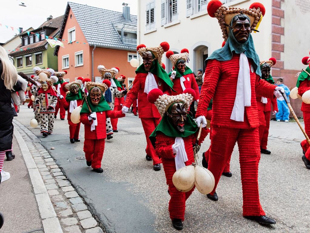 Die jungen Schuttig genossen ihren Auftritt beim Kinderschuttigumzug, obwohl wenig Zuschauer am Straenrand standen.