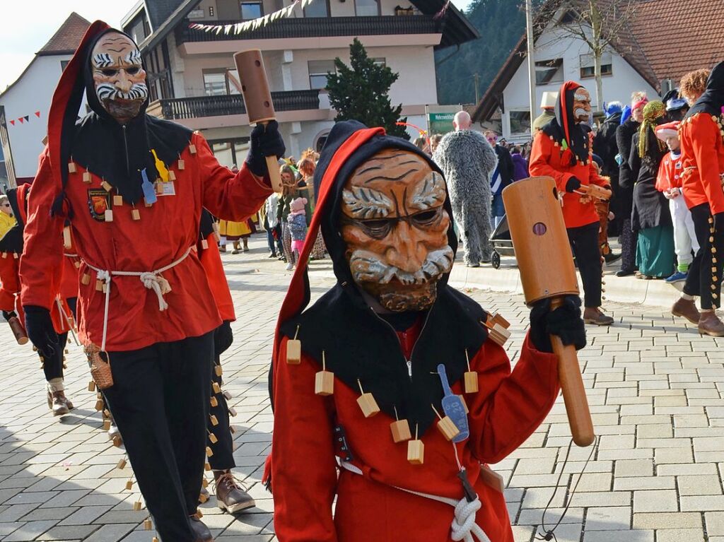 Umzug der Schindlejokel in Niederwinden am Fasnetsomschdig