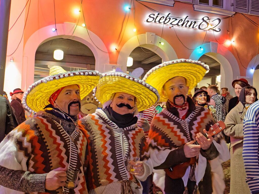 Ein buntes und phantasievolles Spektakel boten unzhlige Gruppen bei der groen Schnurrnacht am Samstagabend in Endingen, fr viele ein echter Hhepunkt der Endinger Fasnet.