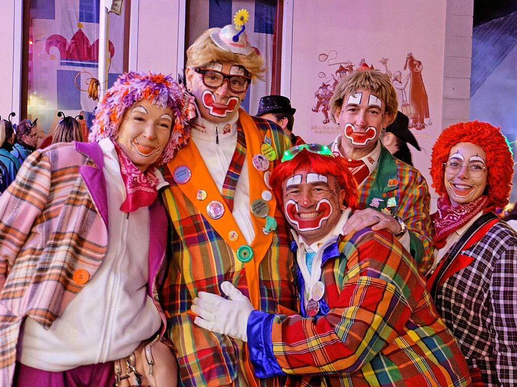 Ein buntes und phantasievolles Spektakel boten unzhlige Gruppen bei der groen Schnurrnacht am Samstagabend in Endingen, fr viele ein echter Hhepunkt der Endinger Fasnet.