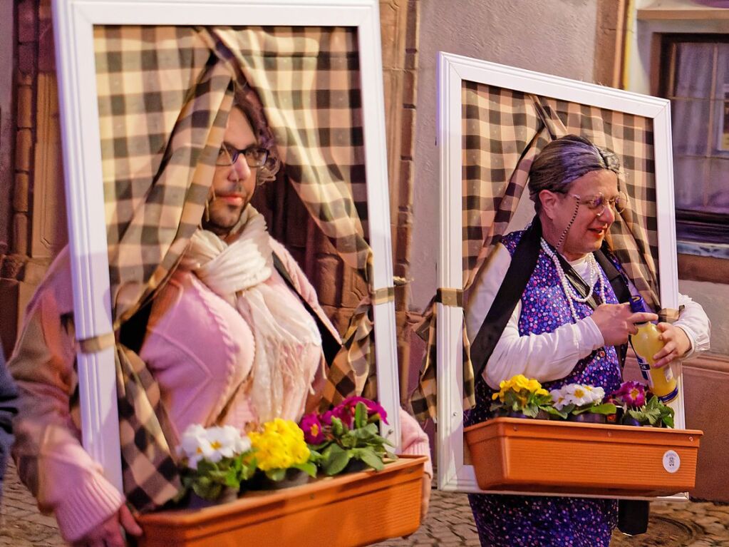 Ein buntes und phantasievolles Spektakel boten unzhlige Gruppen bei der groen Schnurrnacht am Samstagabend in Endingen, fr viele ein echter Hhepunkt der Endinger Fasnet.