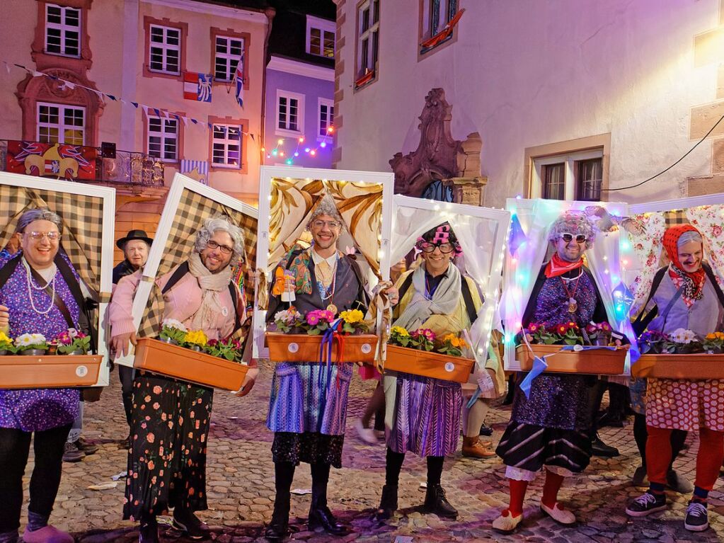 Ein buntes und phantasievolles Spektakel boten unzhlige Gruppen bei der groen Schnurrnacht am Samstagabend in Endingen, fr viele ein echter Hhepunkt der Endinger Fasnet.