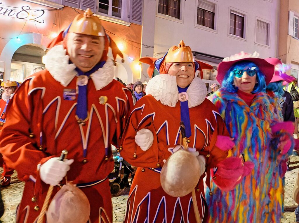 Ein buntes und phantasievolles Spektakel boten unzhlige Gruppen bei der groen Schnurrnacht am Samstagabend in Endingen. Auf dem Marktplatz sorgten nicht nur die Basler Grachsymphoniker fr Andrang und Stimmung.