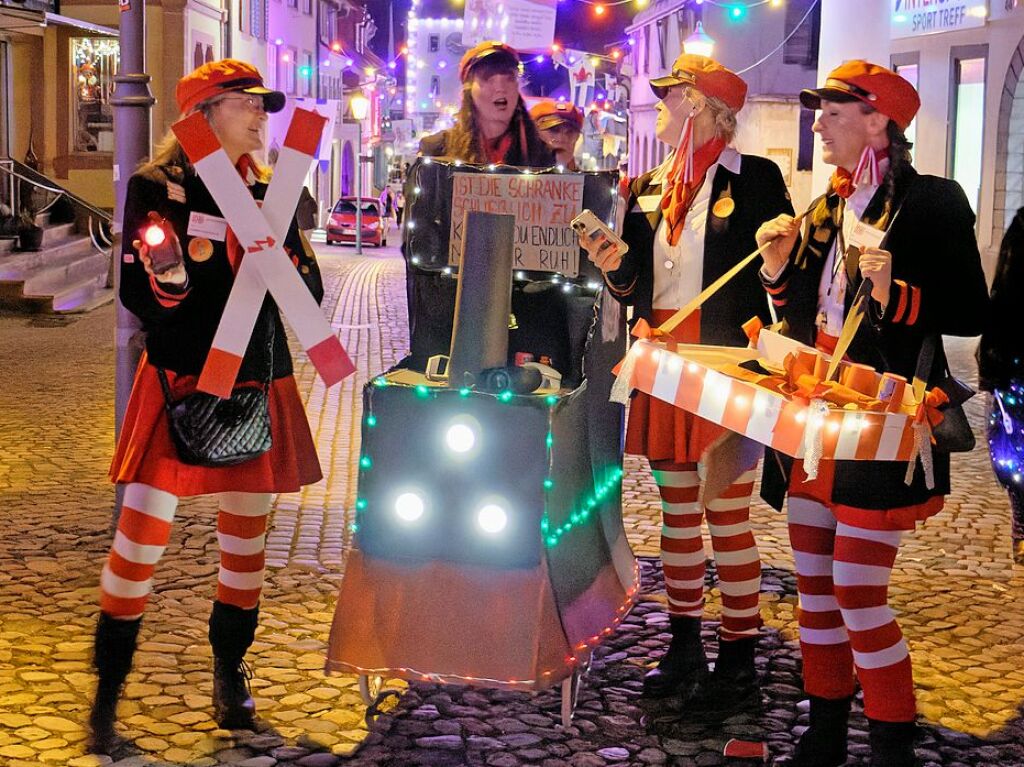 Ein buntes und phantasievolles Spektakel boten unzhlige Gruppen bei der groen Schnurrnacht am Samstagabend in Endingen, fr viele ein echter Hhepunkt der Endinger Fasnet.