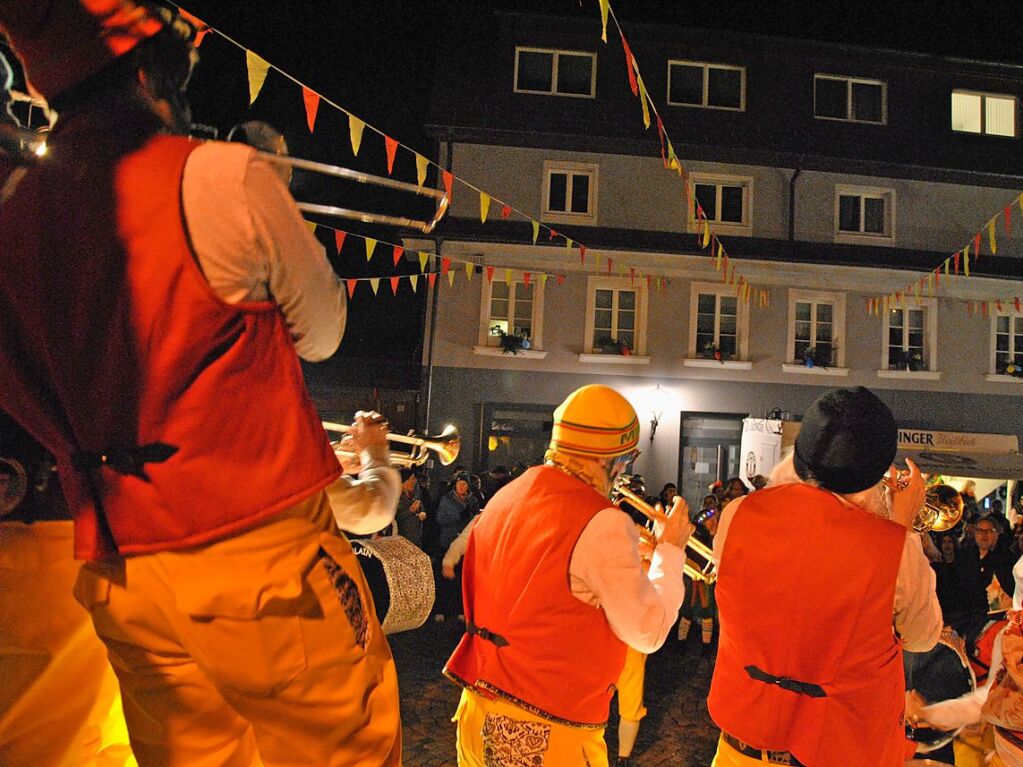 Auf fnf Bhnen beiderseits des Rheins ging die Post ab.