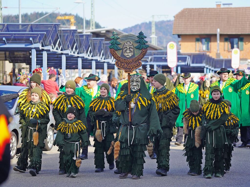 Mit einem groen Umzug hat Kirchzartens Hllenzunft ihr 90. Jubilum gefeiert.