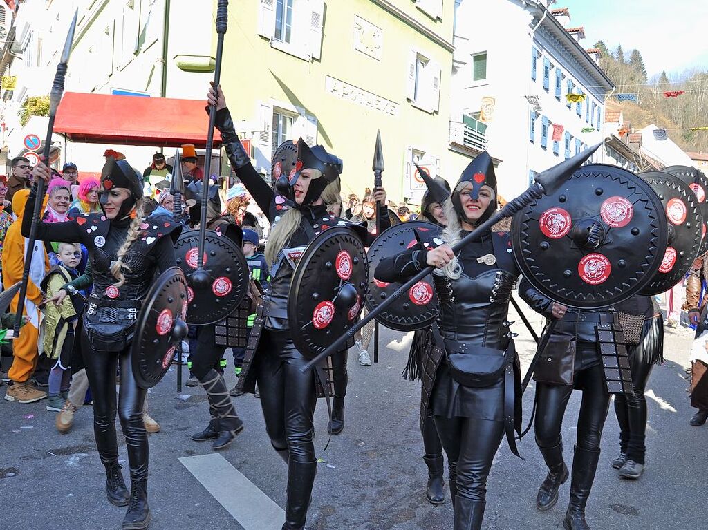 Strahlendes Wetter, strahlende Narren: Beim Fasnachtsumzug in Zell hat alles gepasst.