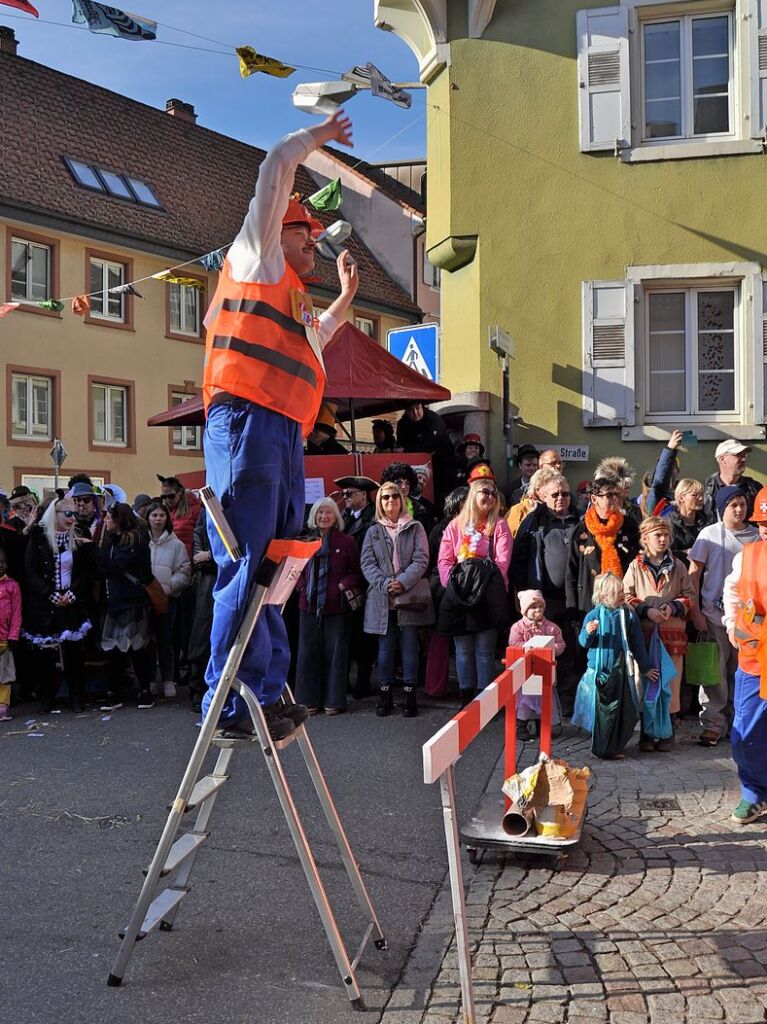 Strahlendes Wetter, strahlende Narren: Beim Fasnachtsumzug in Zell hat alles gepasst.