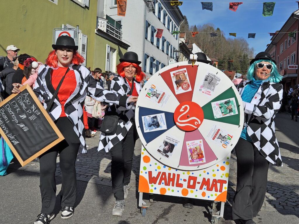 Strahlendes Wetter, strahlende Narren: Beim Fasnachtsumzug in Zell hat alles gepasst.