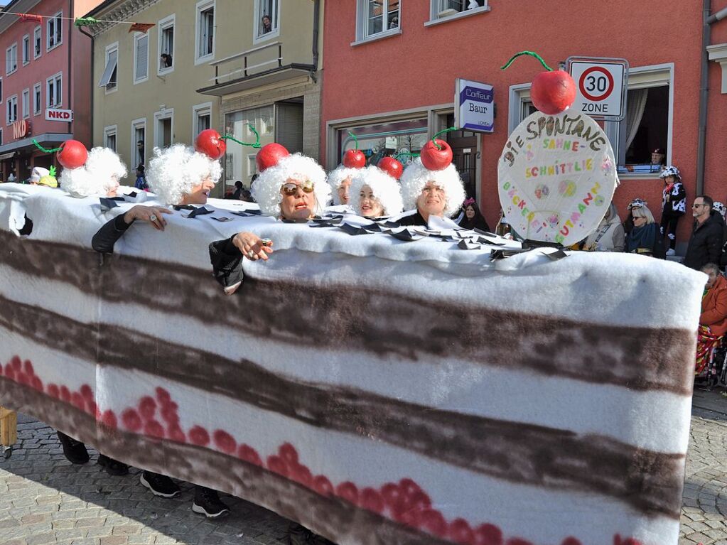 Strahlendes Wetter, strahlende Narren: Beim Fasnachtsumzug in Zell hat alles gepasst.