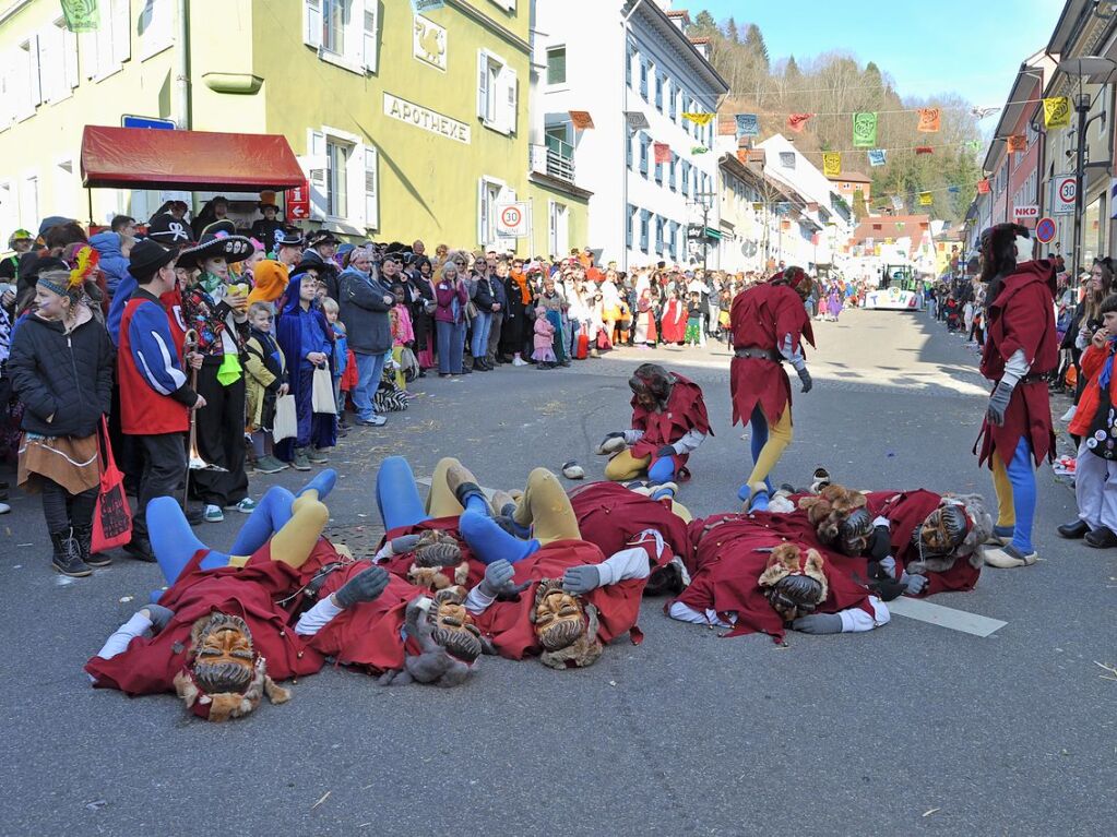 Strahlendes Wetter, strahlende Narren: Beim Fasnachtsumzug in Zell hat alles gepasst.