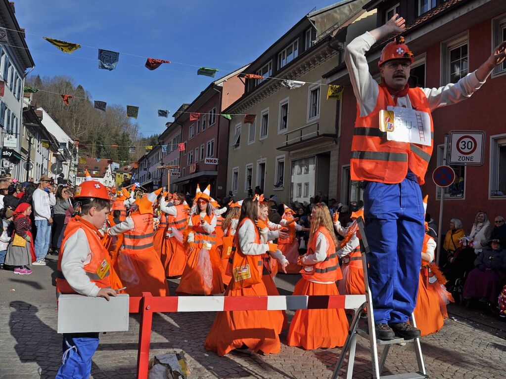 Strahlendes Wetter, strahlende Narren: Beim Fasnachtsumzug in Zell hat alles gepasst.