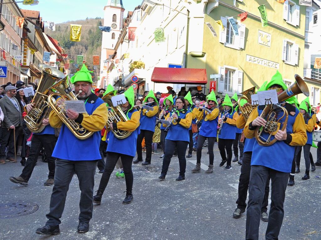 Strahlendes Wetter, strahlende Narren: Beim Fasnachtsumzug in Zell hat alles gepasst.