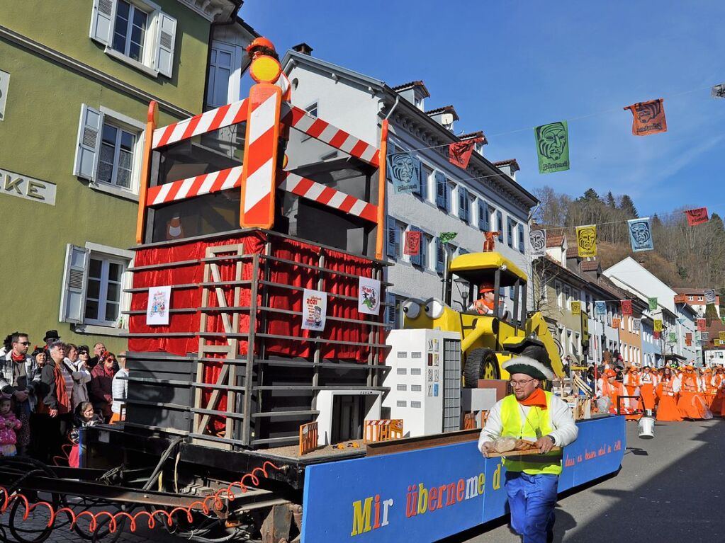 Strahlendes Wetter, strahlende Narren: Beim Fasnachtsumzug in Zell hat alles gepasst.