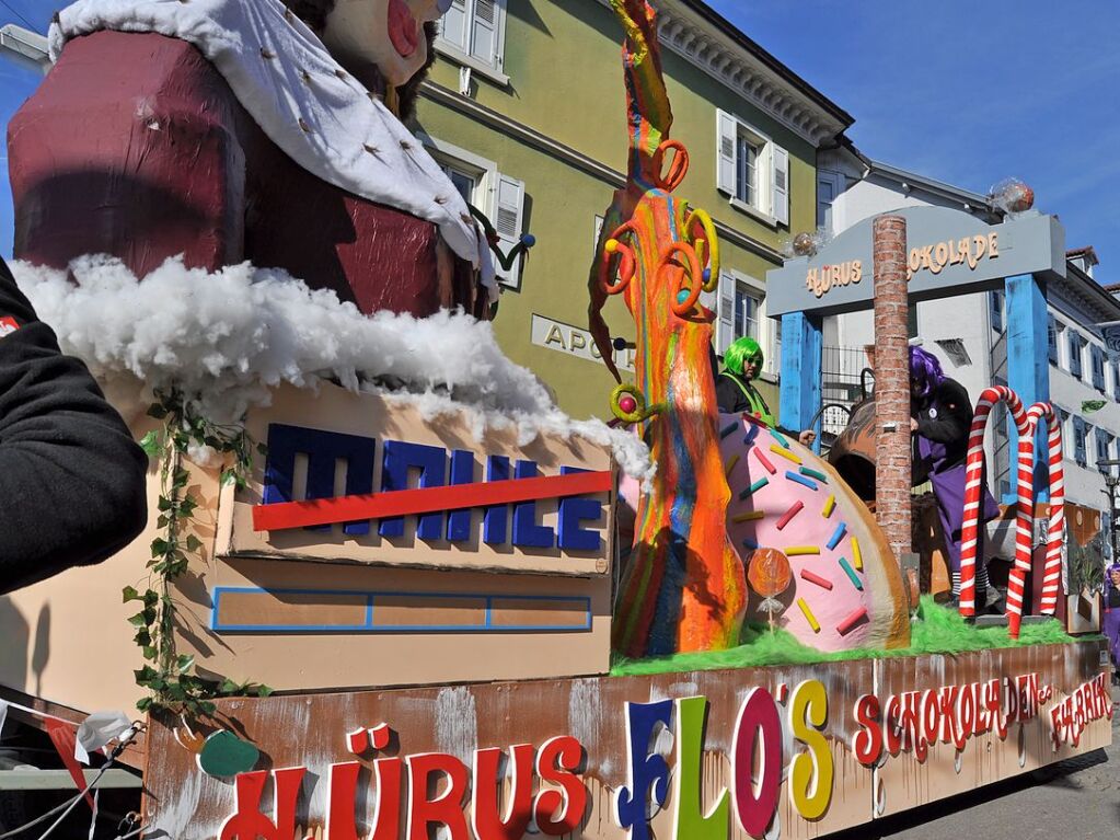 Strahlendes Wetter, strahlende Narren: Beim Fasnachtsumzug in Zell hat alles gepasst.