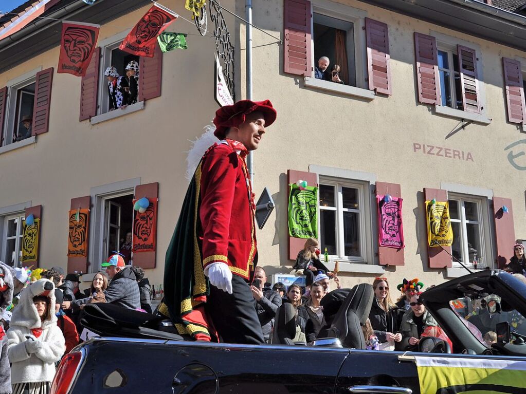 Strahlendes Wetter, strahlende Narren: Beim Fasnachtsumzug in Zell hat alles gepasst.