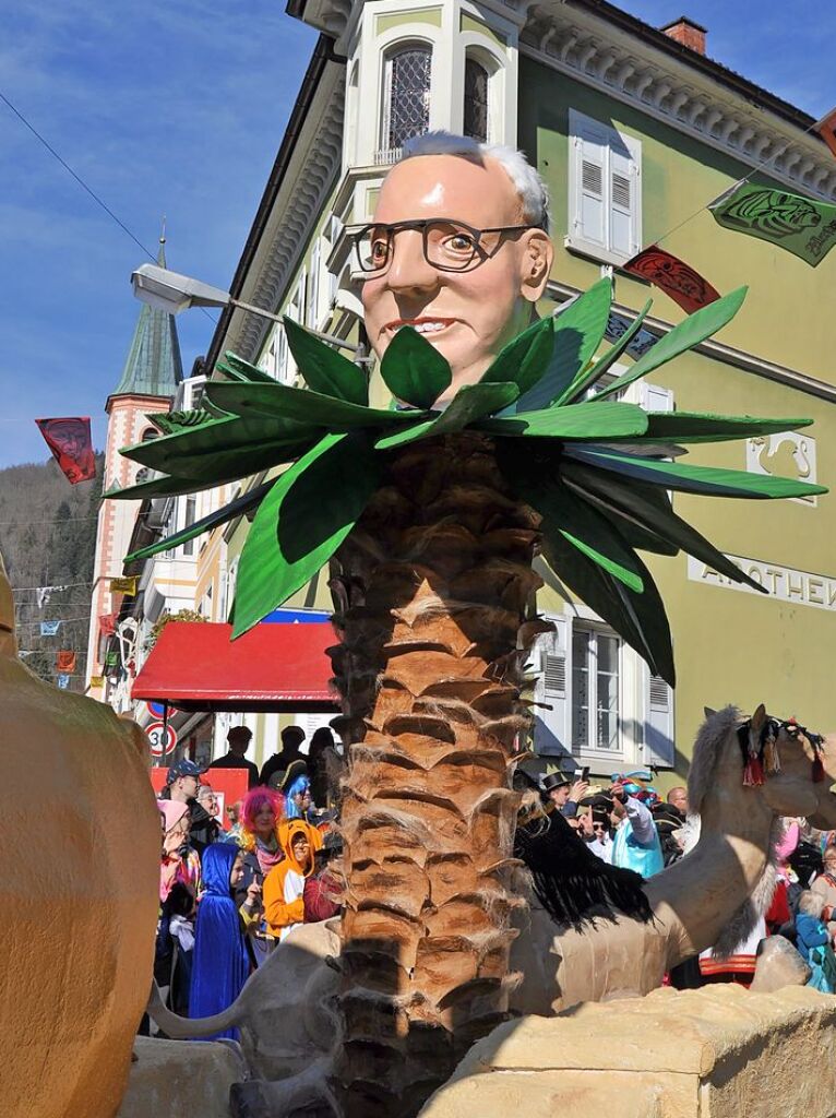 Strahlendes Wetter, strahlende Narren: Beim Fasnachtsumzug in Zell hat alles gepasst.