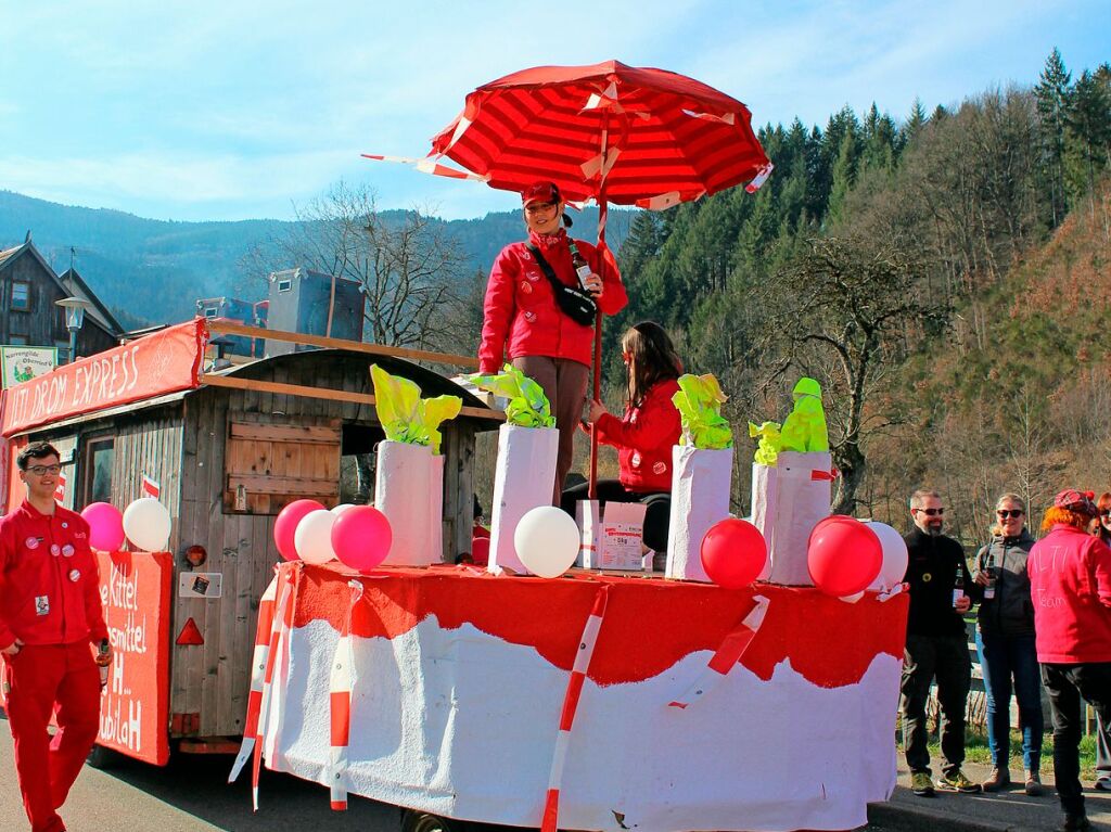 Der Umzug durch den Ort ist ein Hhepunkt der Fasnacht in Oberried.