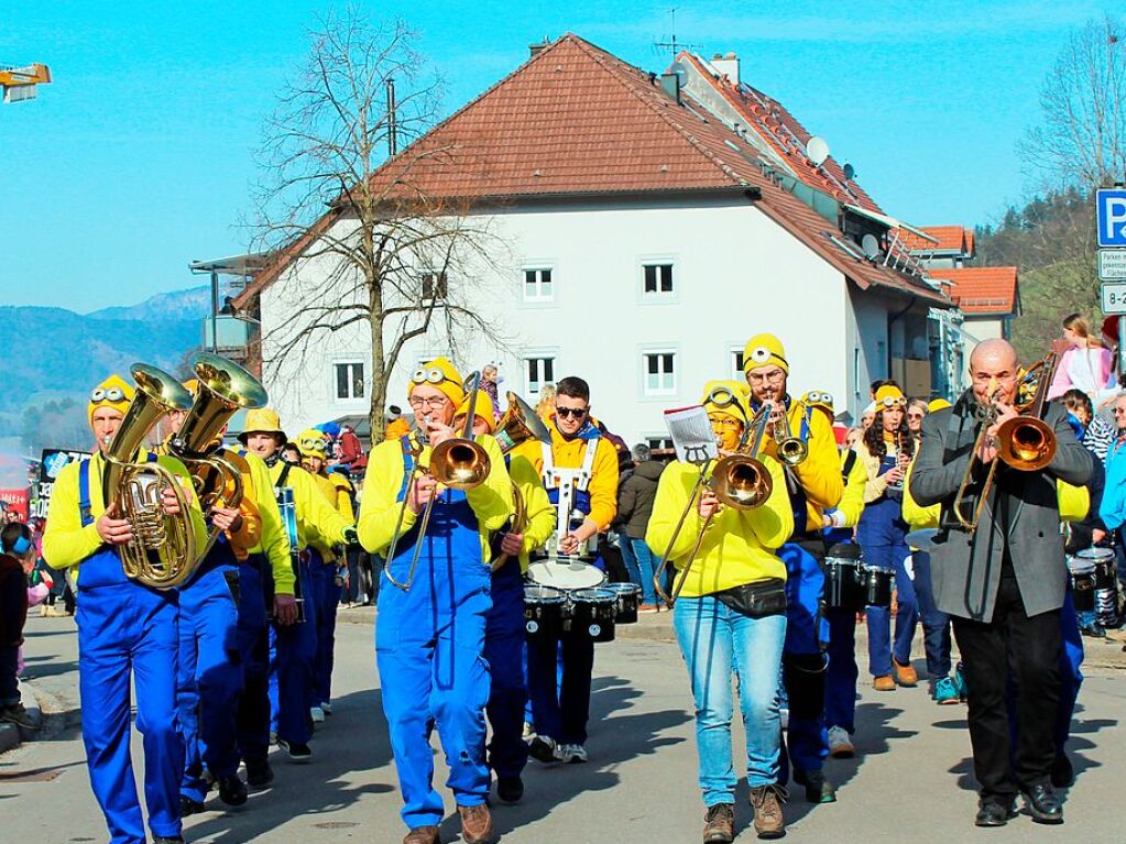 Der Umzug durch den Ort ist ein Hhepunkt der Fasnacht in Oberried.