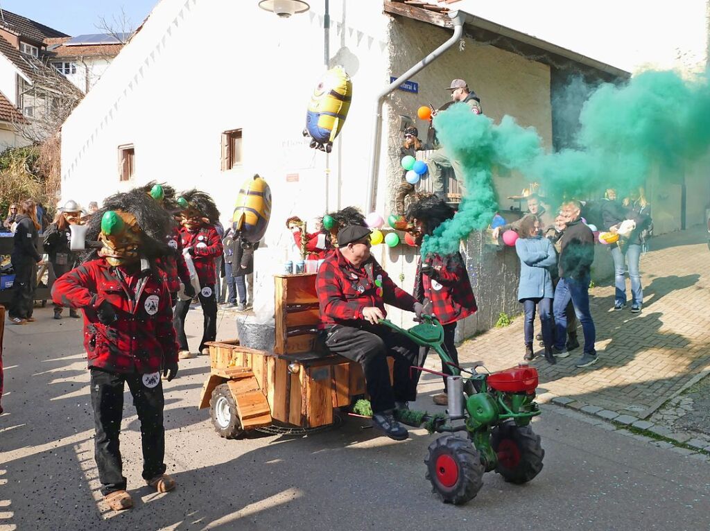 Das ganze Dorf ist auf den Beinen, wenn der Fasnachtsumzug durch Istein zieht.