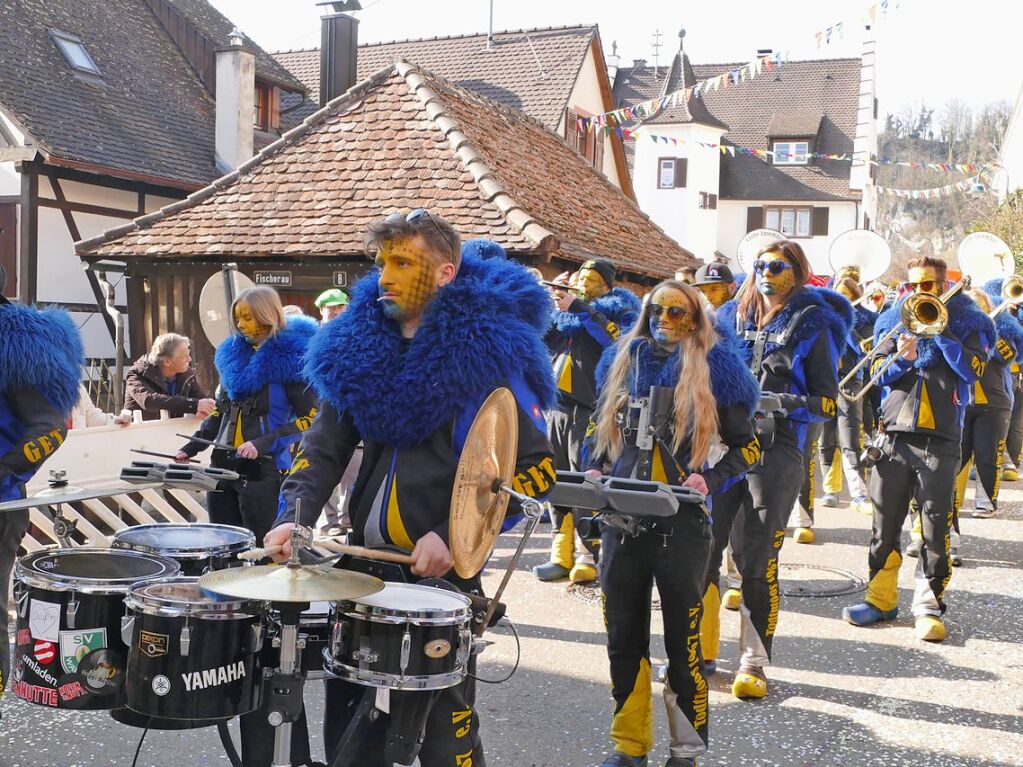 Das ganze Dorf ist auf den Beinen, wenn der Fasnachtsumzug durch Istein zieht.