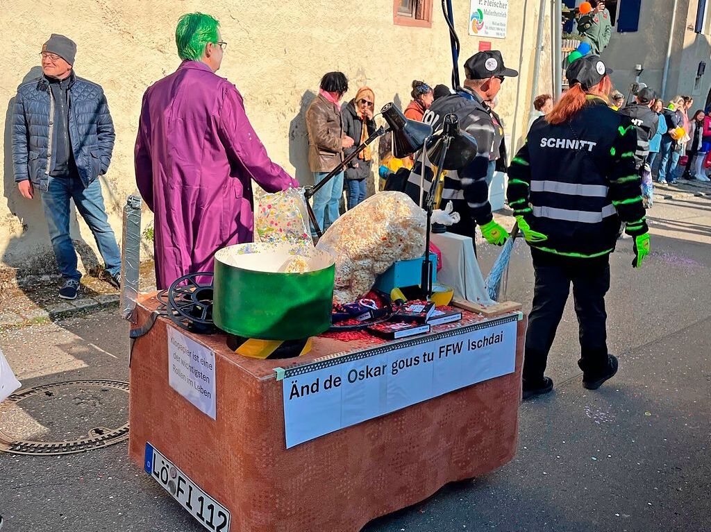 Das ganze Dorf ist auf den Beinen, wenn der Fasnachtsumzug durch Istein zieht.