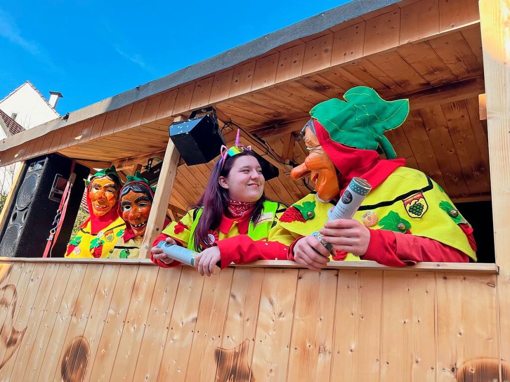 Das ganze Dorf ist auf den Beinen, wenn der Fasnachtsumzug durch Istein zieht.