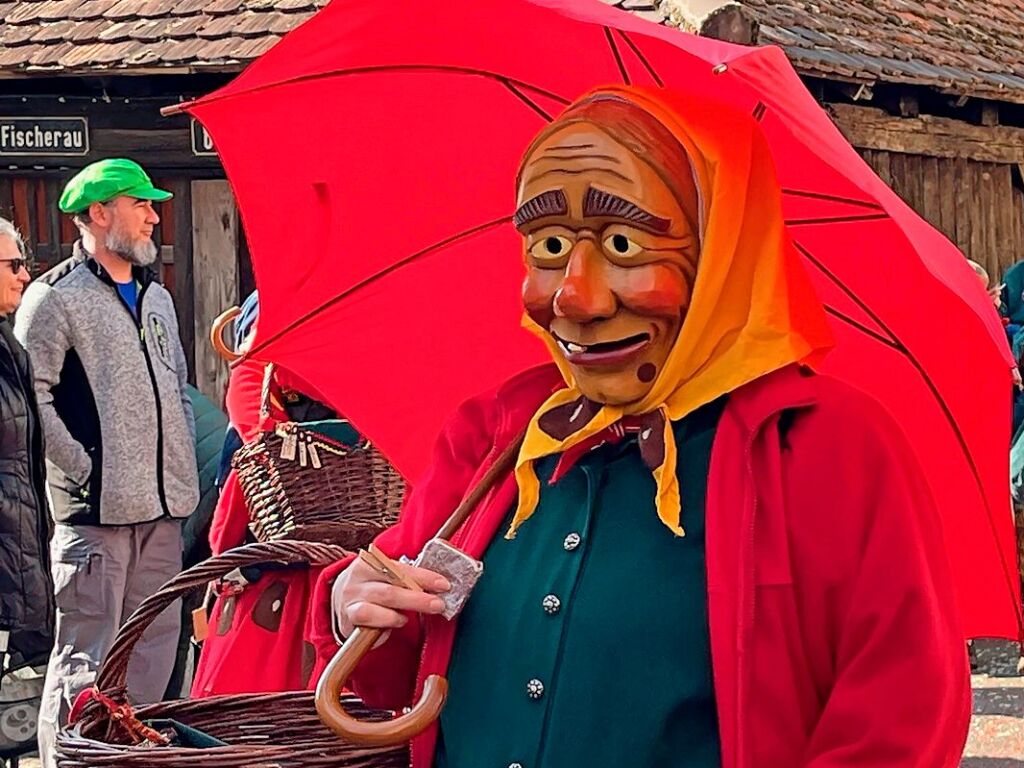 Das ganze Dorf ist auf den Beinen, wenn der Fasnachtsumzug durch Istein zieht.