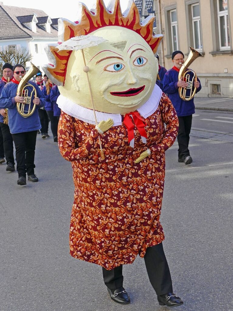 Die Sonne, ein Schwellkopf aus Pappmach, den es in Bonndorf seit etwa 1915 gibt. Die Figur tritt unreglmig bei Umzgen auf.