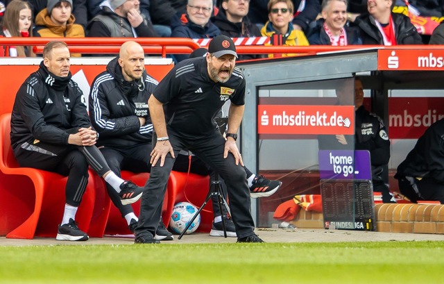 Trainer Steffen Baumgart war mit der Unioner Leistung nicht zufrieden.  | Foto: Andreas Gora/dpa