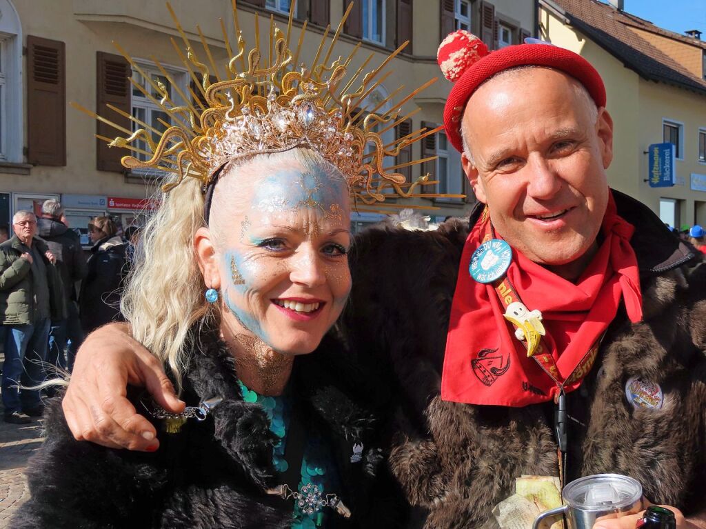 Bei besten Wetter kamen die Gste zum Wehrer Umzug zu Hauf.