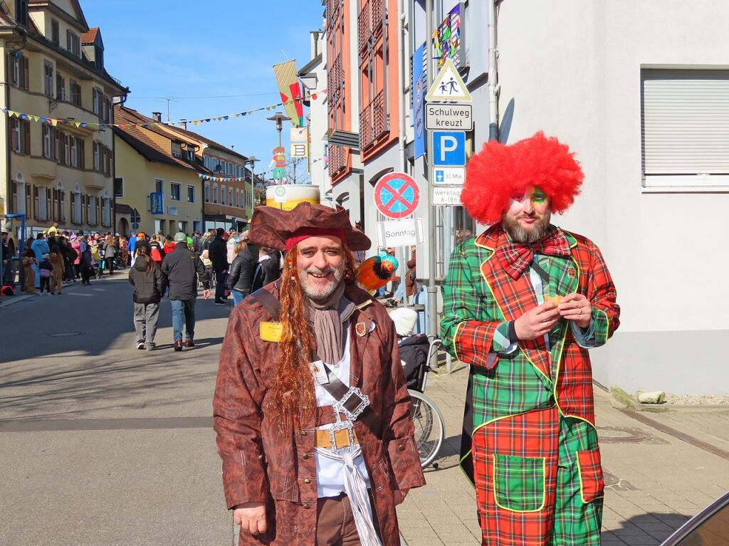 Bei besten Wetter kamen die Gste zum Wehrer Umzug zu Hauf.