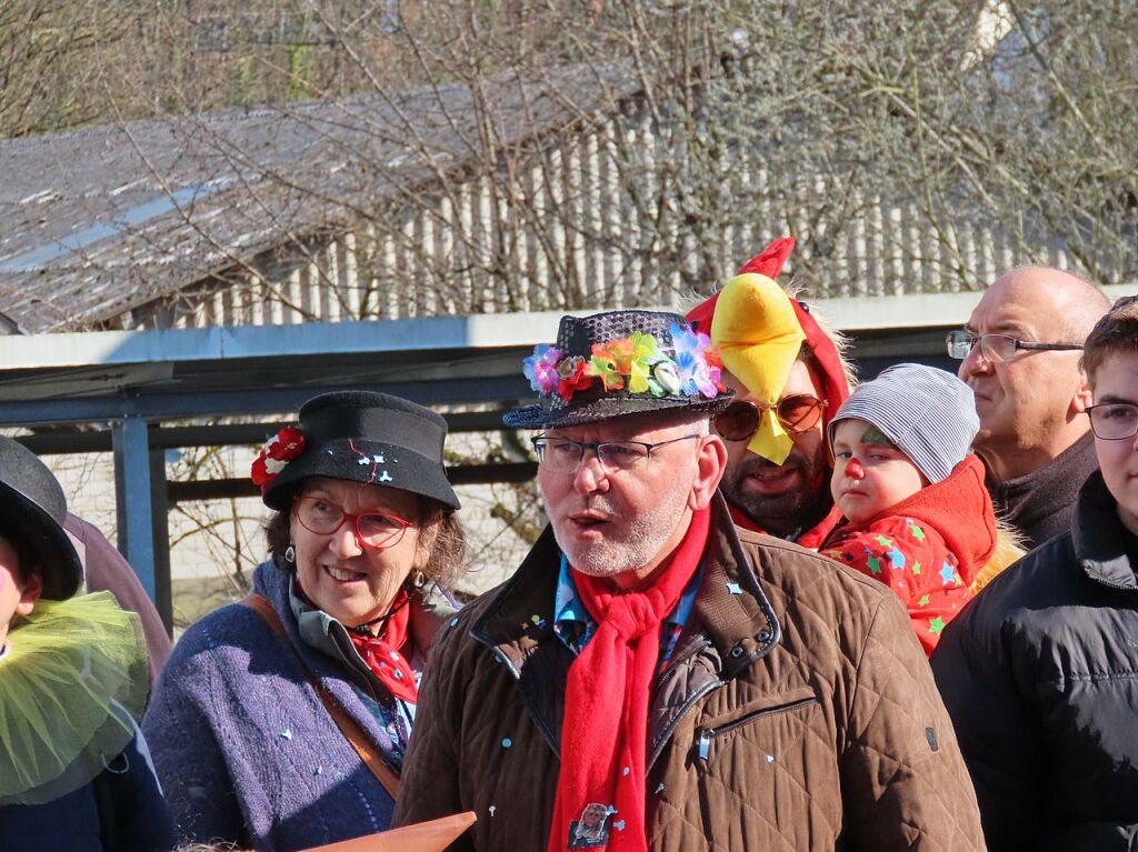 Bei besten Wetter kamen die Gste zum Wehrer Umzug zu Hauf.