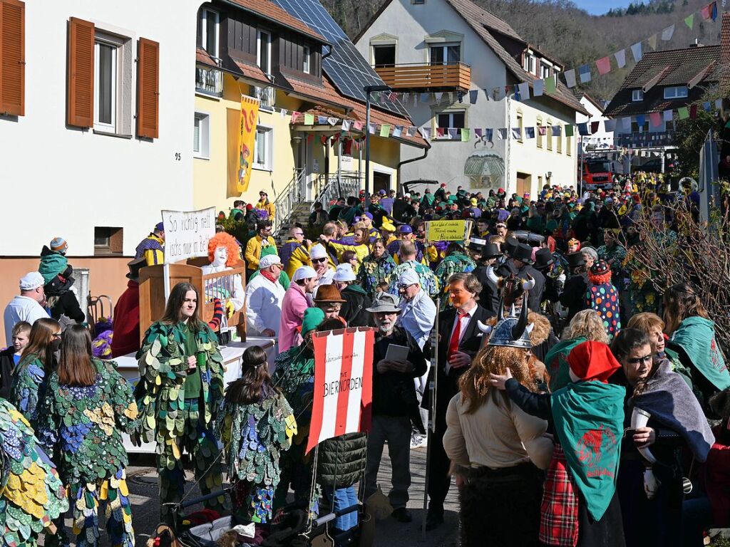 Klein, aber fein ist der Ebringer Fasnachtsumzug, der nur Ebringer Teilnehmern vorbehalten ist.