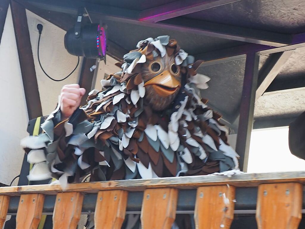 Der Umzug der Brezele Buebe zog sich am Samstag durch Kandern.