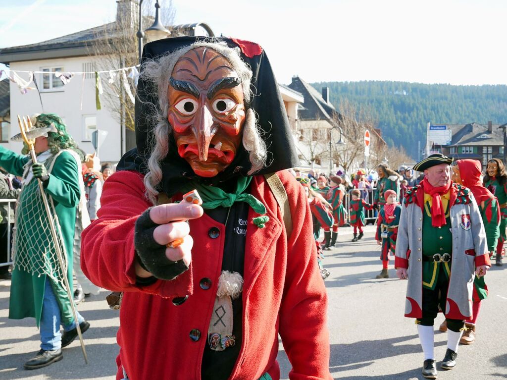 Ein Bonbon von der Ornemer Raugeisthex'. Im Hintergrund die Zunft der Seeruber.