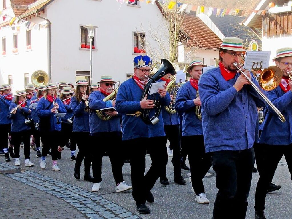 Umzug in Hecklingen: Seit Jahren immer voran. der Musikverein