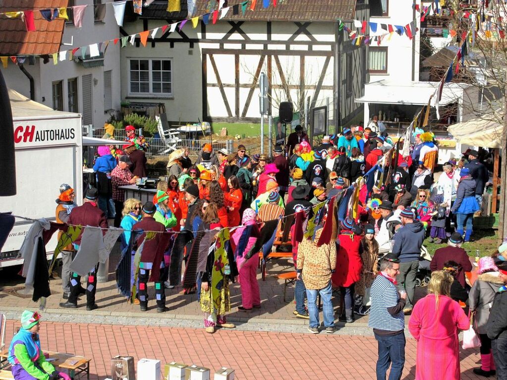 Ausgelassen feierten die Narren auf den Umzgen im nrdlichen Breisgau