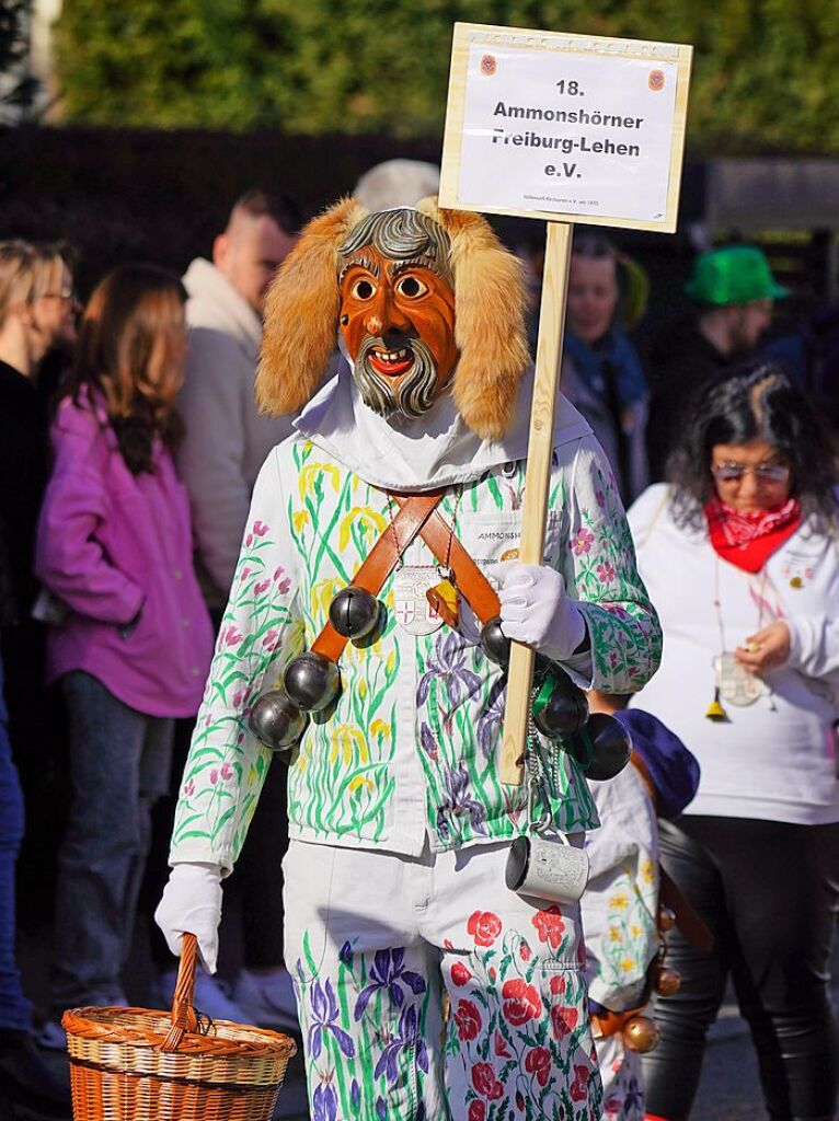 Mit einem groen Umzug hat Kirchzartens Hllenzunft ihr 90. Jubilum gefeiert.