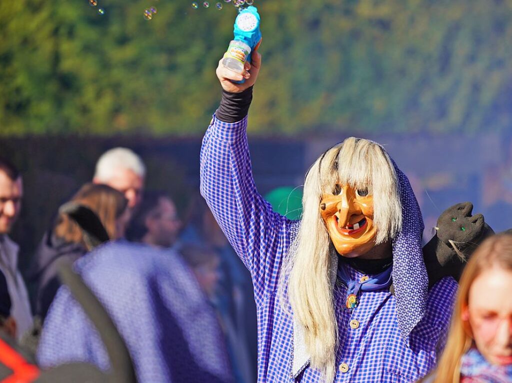 Mit einem groen Umzug hat Kirchzartens Hllenzunft ihr 90. Jubilum gefeiert.